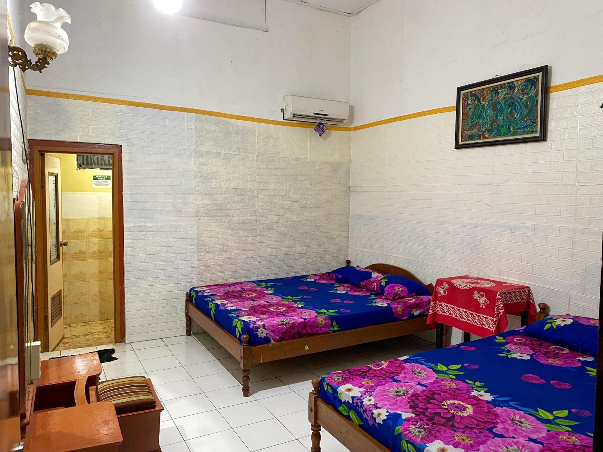 Parikesit Guest House Yogyakarta Exterior foto
