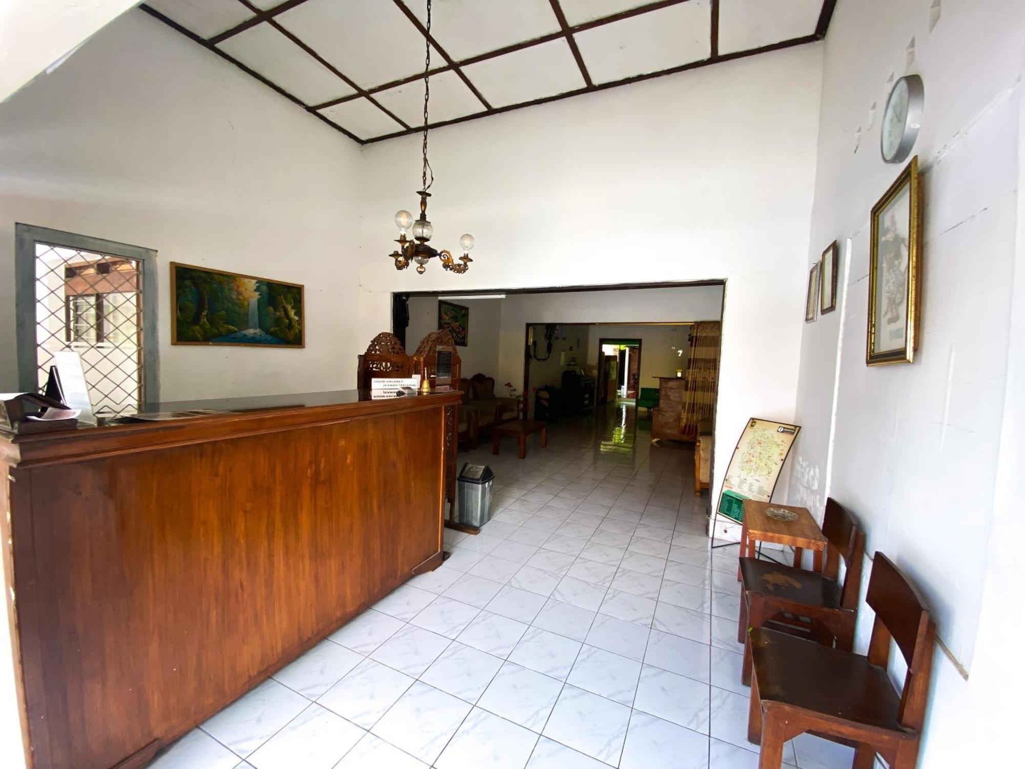 Parikesit Guest House Yogyakarta Exterior foto