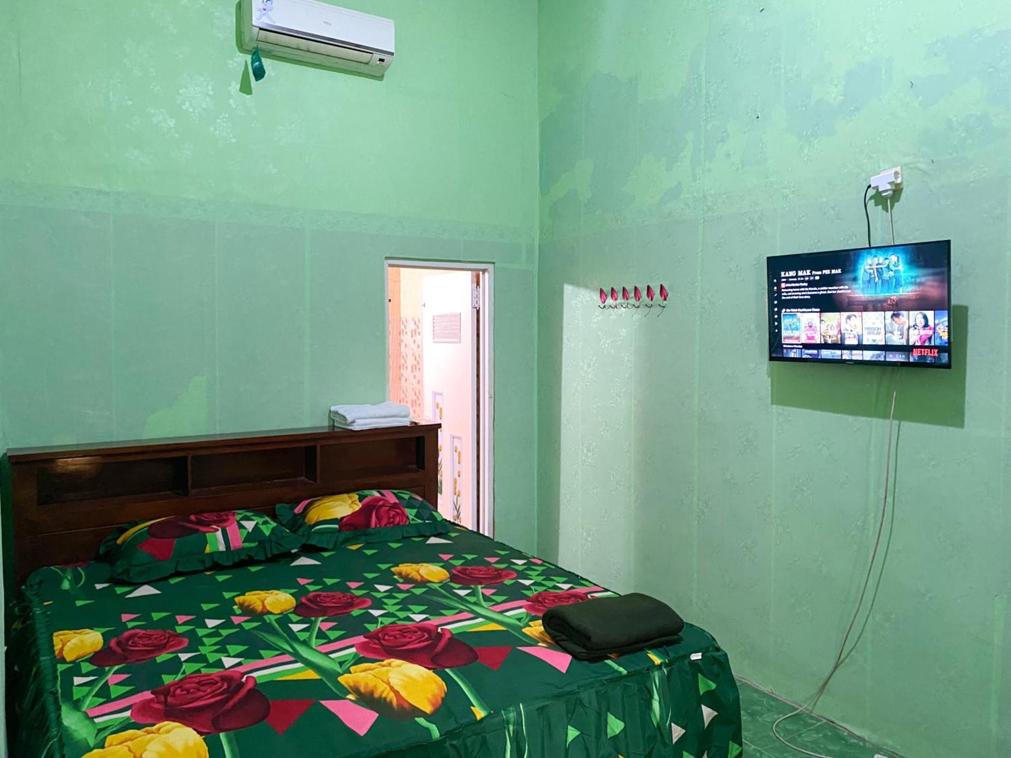 Parikesit Guest House Yogyakarta Exterior foto