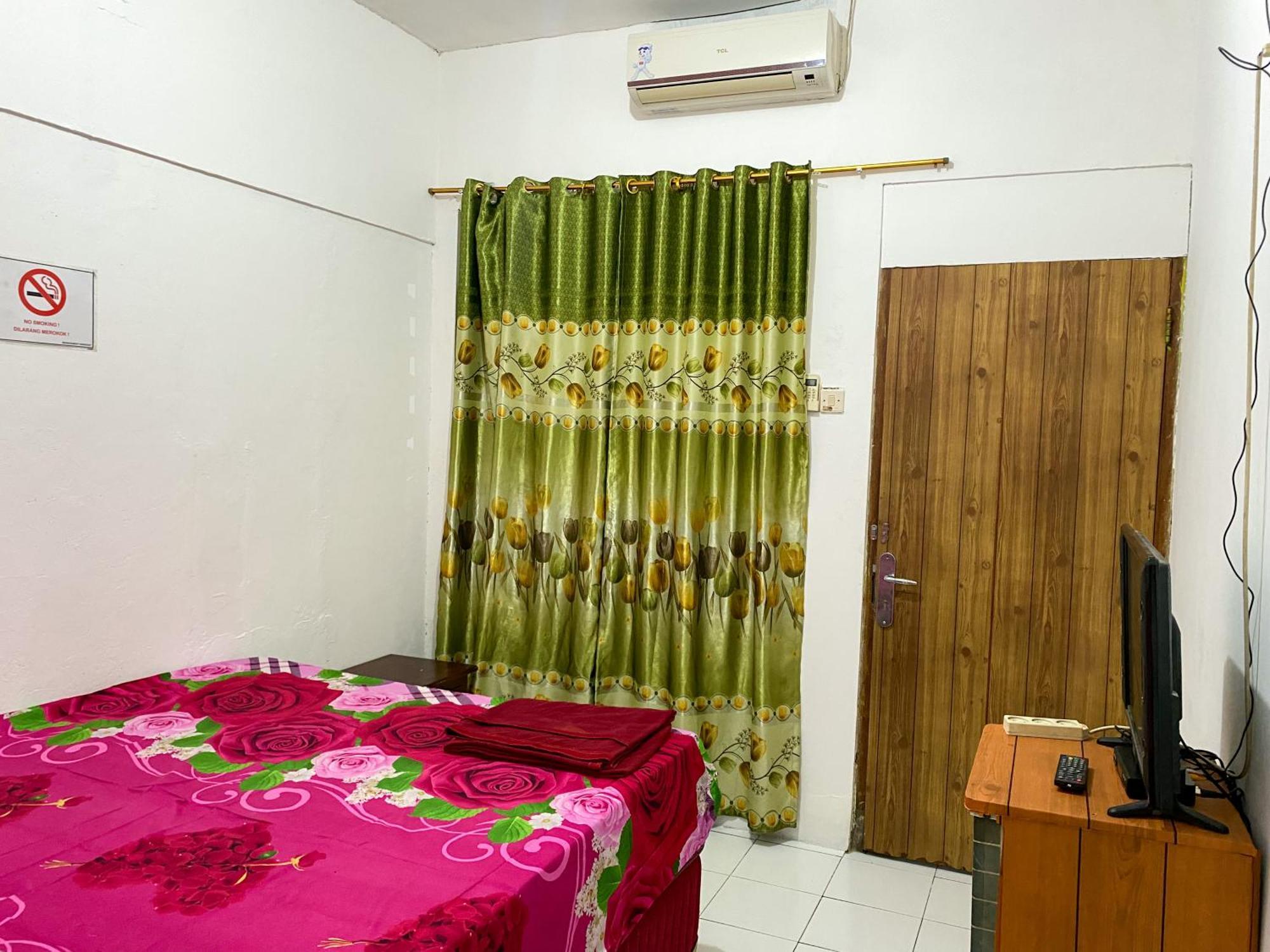 Parikesit Guest House Yogyakarta Exterior foto